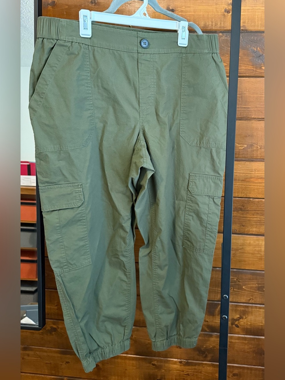 Reitman’s Olive Green Cargo Jogger Pants